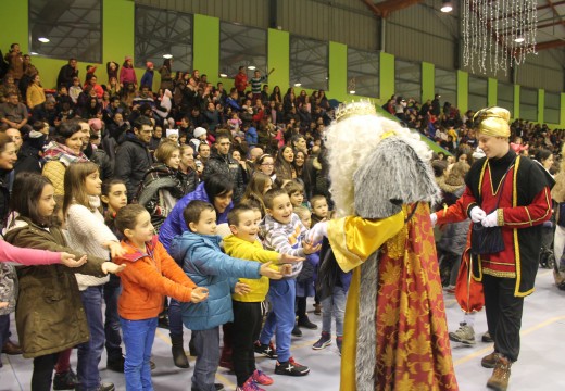 Unhas 2.000 persoas participaron na Gran Cabalgata e Festa de Reis de Oroso